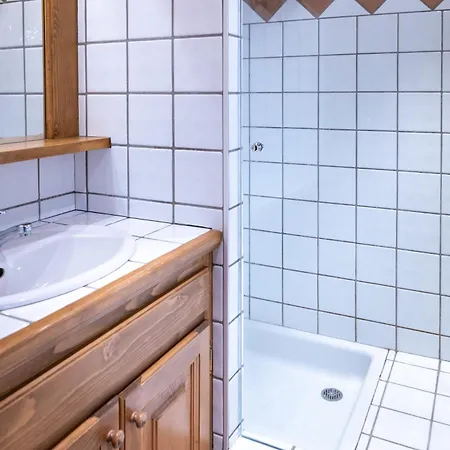Warm 2-bedroom Near The Tourist Office *